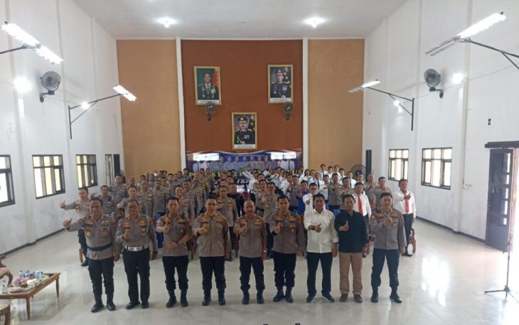 Foto bersama usai acara