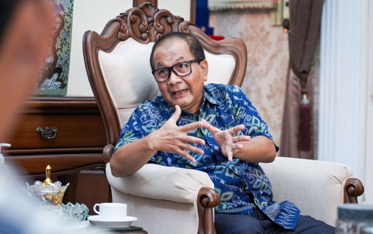 SesKemenKopUKM Arif R Hakim , saat bersilaturahmi kepada Bupati Kuningan Acep Purnama, di Pendopo Kabupaten Kuningan, beberapa hari lalu.