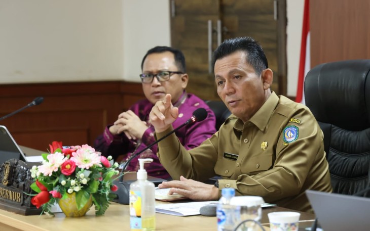 Gubernur Prov Kepri Ansar Ahmad saat menjelaskan pada OPD terkait instruksi presiden.