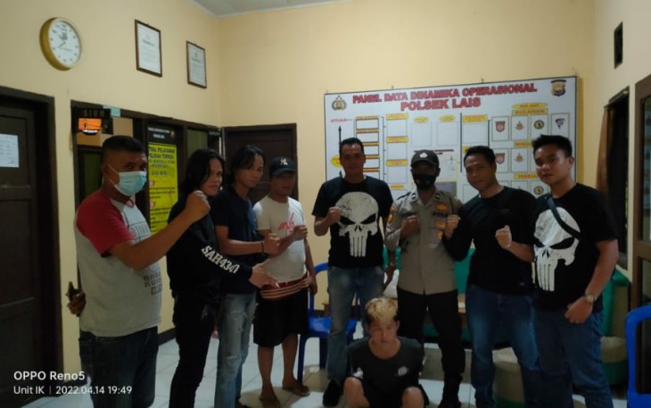 Tersangka saat diamankan aparat