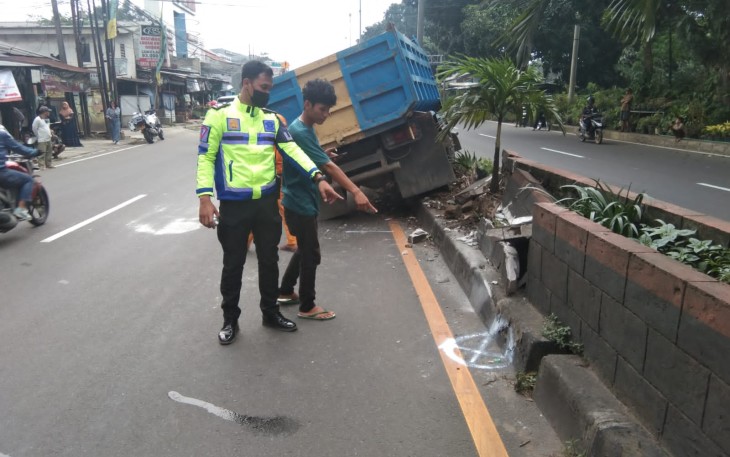 Pasca kejadian, Satlantas Polres Bogor cek TKP.