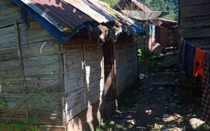 Desa Lebong Tandai Kecamatan Napal Putih.