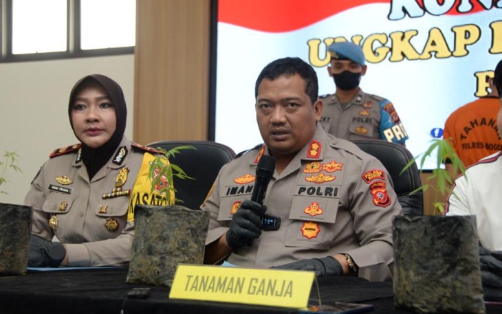 Kapolres Bogor AKBP Dr. Iman Imaduddin S.H., S.I.K., M.H saat konferensi pers