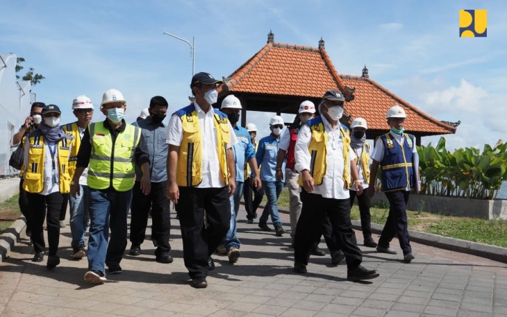  Menteri Pekerjaan Umum dan Perumahan Rakyat (PUPR) Basuki Hadimuljono saat melakukan peninjauan berbagai kegiatan peningkatan infrastruktur di Provinsi Bali, Sabtu (10/9/2022). 