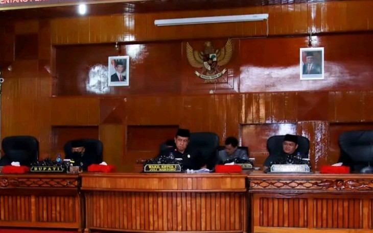 Rapat Paripurna Pandangan Umum Fraksi Terhadap Raperda Pertanggungjawaban APBD T.A 2021