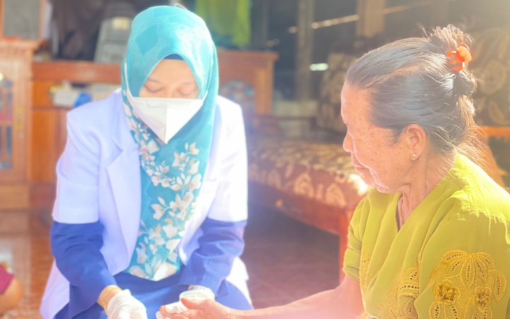 MG Medika saat Gelar Pengobatan Gratis 'Door to Door' di Desa Kuro Tidur