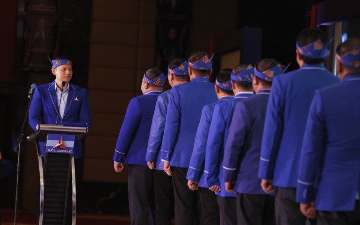 AHY melantik dan mengambil sumpah janji pengurus DPC Partai Demokrat se-Jawa Timur masa bhakti 2022-2027 secara serentak di Ballroom Singhasari Resort Batu, Minggu (13/11/2022).