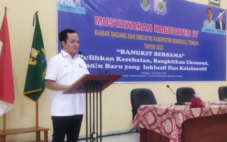 Dr Yoga Mirza Pratama saat memberikan sambutan usai terpilih Jadi Ketum Kadin Benteng Periode 2022-2027.