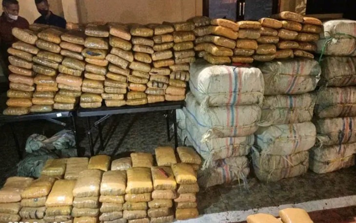 Barang Bukti 1 ton Ganja saat diamankan polisi.