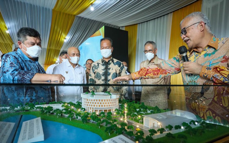 MenKopUKM Teten Masduki saat hadir dalam ground breaking tersebut di Purwakarta, Senin (5/12).