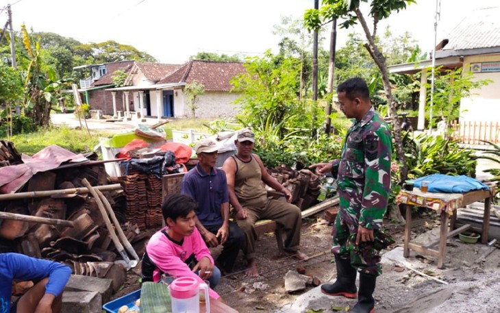 Babinsa Kodim 0802/Ponorogo Terus Dekat Dengan Rakyat