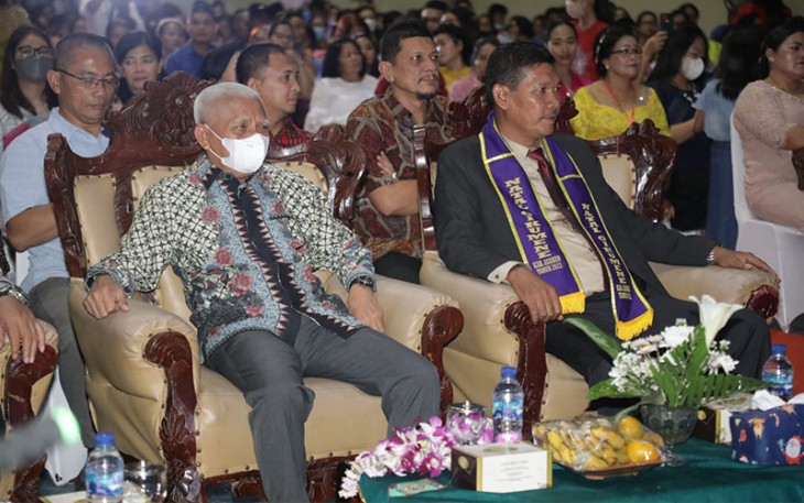 Bupati Asahan saat Hadiri Perayaan Natal Oikumene