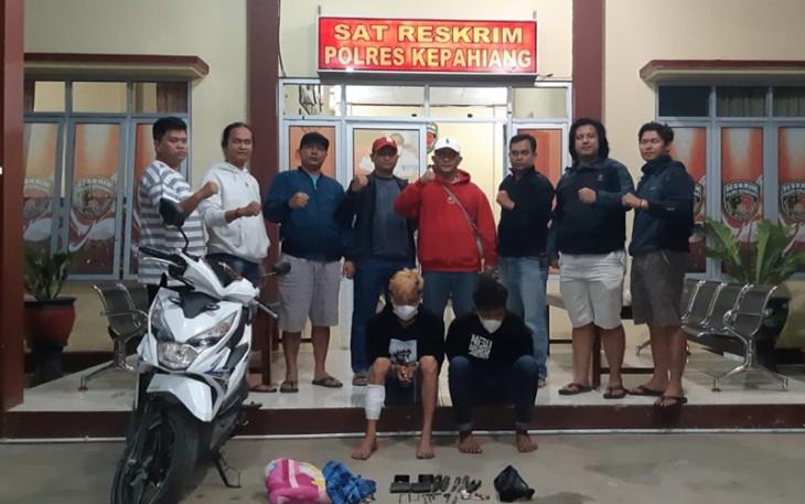 Tersangka dan barang bukti saat diamankan