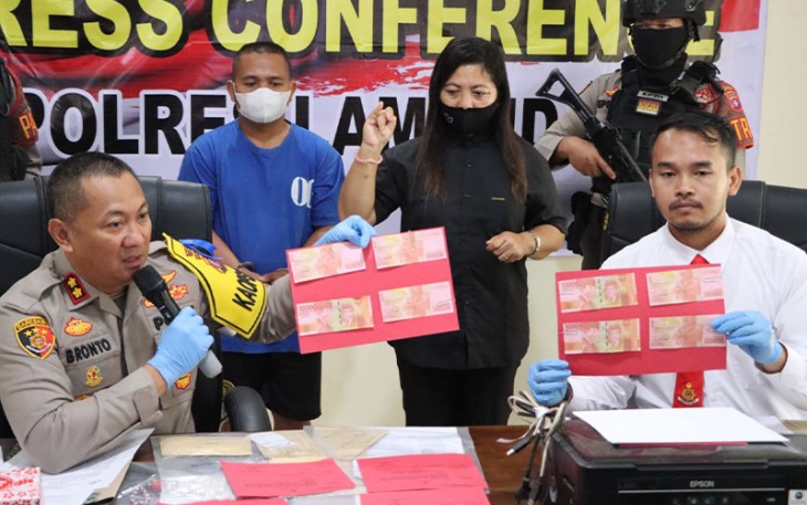 Kapolres Lamandau AKBP Bronto Budiyono, S.I.K., saat konferensi pers di Mapolres, Senin (3/10/2022) pagi.