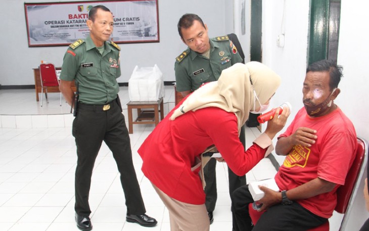 Kodim 0806/Trenggalek saat Gelar Operasi Katarak Gratis