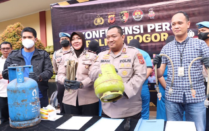 Kapolres Bogor AKBP Dr. Iman Imanuddin S.H., S.I.K., M.H dalam konferensi persnya pada Kamis ( 27/10). 