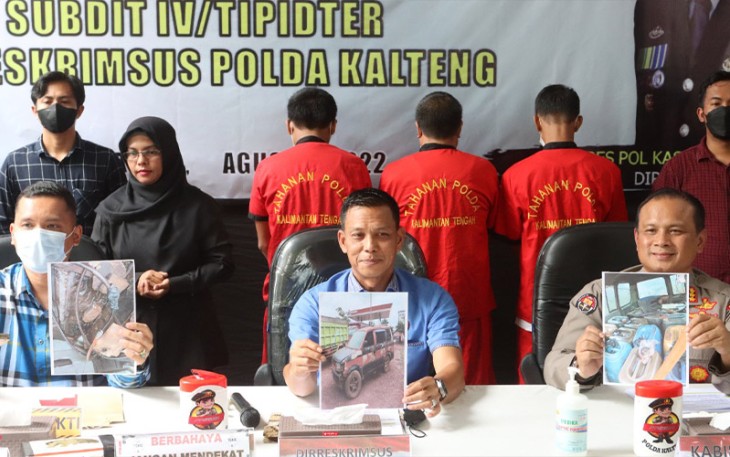 Kabidhumas Kombes Pol K.Eko Saputro, S.H., M.H, saat konferensi pers di Kantor Ditreskrimsus, Mapolda setempat, Selasa (30/8/2022) siang.