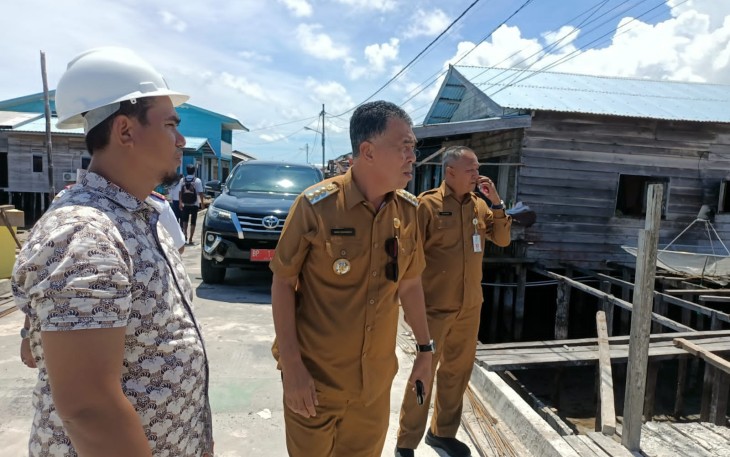 Bupati Natuna Tinjau Progres Pelaksanaan Pembangunan Pelabuhan Penagi