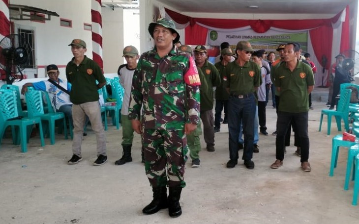 Babinsa Koramil Sangasanga Latih PBB