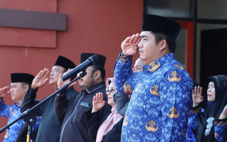 Bupati Bintan Roby Kurniawan SPWK saat memimpin upacara Peringatan Hari Kebangkitan Nasional.