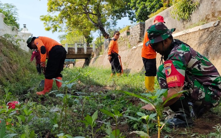 Kodim 0801/Pacitan Gelar Karya Bakti Aksi Bersih-Bersih Sungai