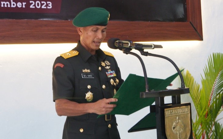 Kepala Staf Kodam (Kasdam) XIV/Hasanuddin Brigjen TNI M. Syech Ismed, SE, M.Han, mewakili Pangdam, memimpin acara tradisi penerimaan warga baru Kodam XIV/Hasanuddin, bertempat di Mako Zidam Jln. Rajawali, Kota Makassar. Selasa, (14/11/2023)