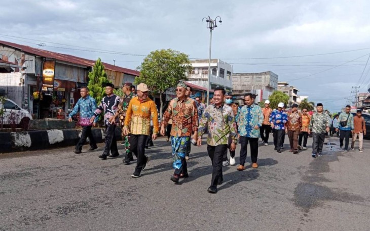 Bupati Gusnan Yakin Batik Sekundang Tembus Pasar Global
