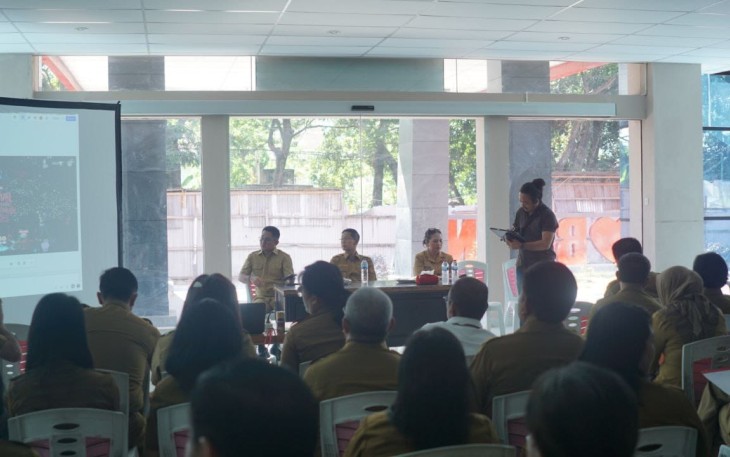 Wakil walikota Bitung Hengky Honandar saat menghadiri rapat Akbar Persiapan Pelaksanaan FPSL