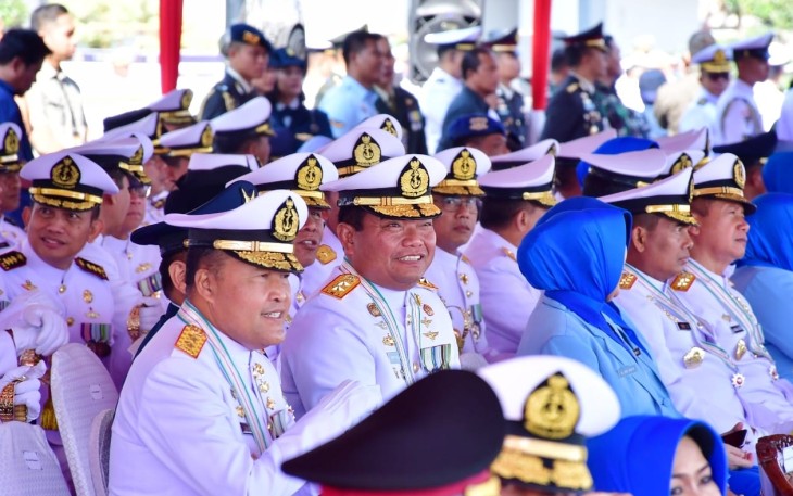 Komandan Puspenerbal Hadiri Peringatan Puncak Hari Jadi TNI AL di Koarmada ll