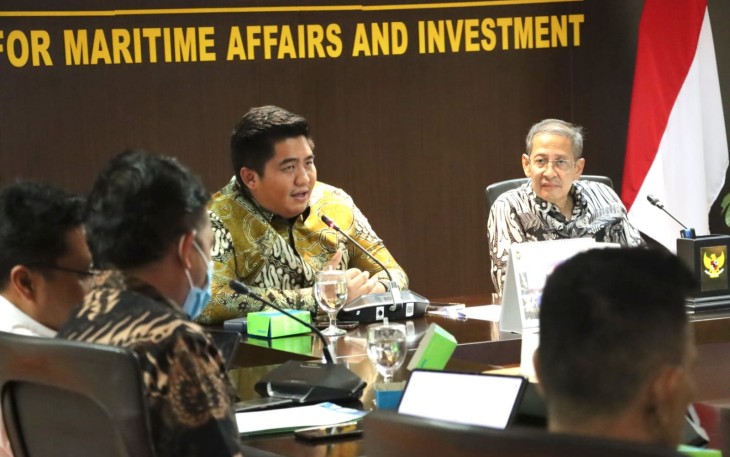 Bupati Bintan Roby Kurniawan saat dalam Rapat Koordinasi Pengembangan Industri Pulau Poto di Ruang Rapat Selatan Lt. II Kementerian Koordinator Bidang Kemaritiman dan Investasi RI, Selasa (21/02). 