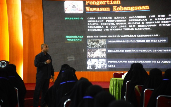 Pasi Intel Kodim 0906/Kkr Berikan Pembekalan Wasbang Pada Santriwati