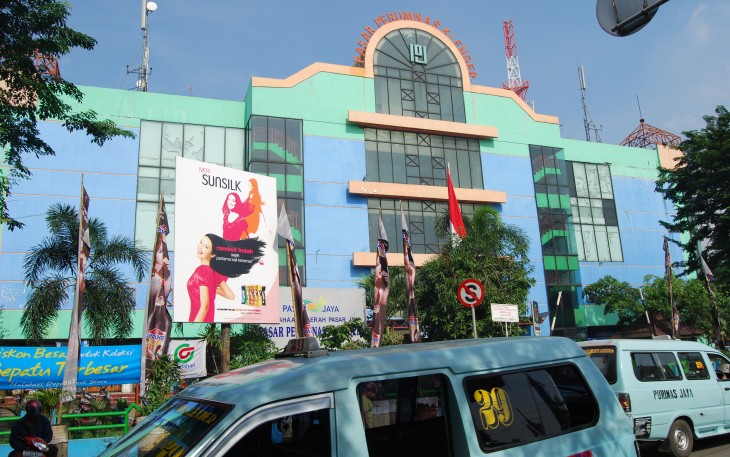Tampak Depan Pasar Perumnas Klender (Sumber : Google.com)
