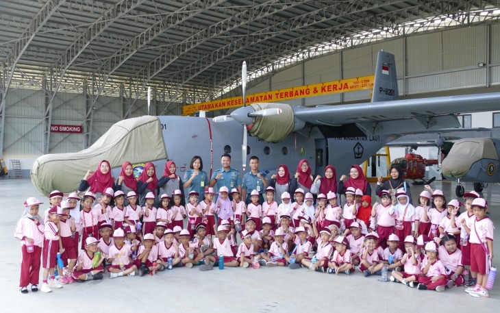 71 Siswa TK Sinar Bahagia Outing Class di Lanudal Tanjungpinang