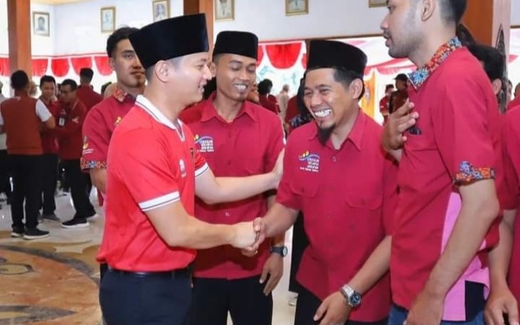 Bupati Trenggalek, Mochamad Nur Arifin, saat memberangkatkan pilar-pilar kesejahteraan sosial, di Pendapa Manggala Praja Nugraha, Senin (13/11/2023).