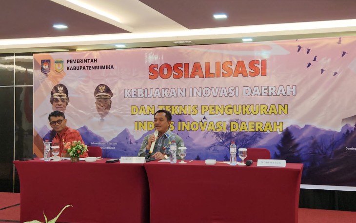 Kepala BSKDN Kemendagri Yusharto Huntoyungo saat menjadi narasumber dalam acara Sosialisasi Kebijakan Inovasi Daerah dan Teknik Pengukuran Indeks Inovasi Daerah (IID).