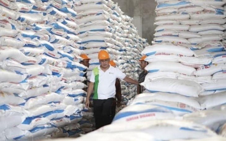Direktur Pemasaran PT Pupuk Indonesia Tri Wahyudi Saleh meminta kepada seluruh distributor dan kios untuk menyalurkan pupuk tersebut kepada para petani sesuai ketentuan yang diperjanjikan dalam Surat Perjanjian Jual Beli (SPJB)