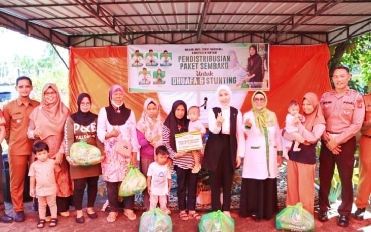 Ketua TP PKK Bintan Hafizha Rahmadhani Distribusikan Paket Sembako Dhuafa dan Stunting
