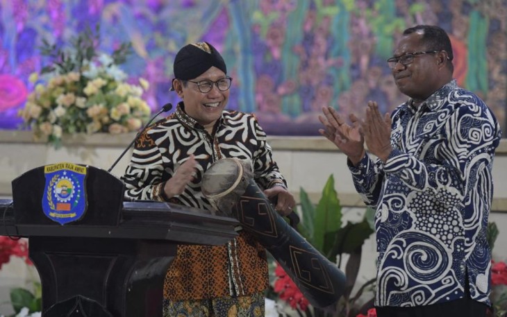 Menteri Desa Pembangunan Daerah Tertinggal dan Transmigrasi (Mendes PDTT) Abdul Halim Iskandar saat membuka Training penguatan Badan Usaha Milik Desa dan Lembaga Ekonomi Lainnya di Gedung Pari Kabupaten Raja Ampat