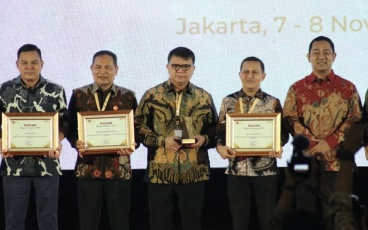 Penghargaan diterima langsung oleh Plh. Sekretaris Jenderal (Sekjen) Kemenkumham, Reinhard Silitonga di Ballroom Birawa Hotel Bidakara, Jakarta, Selasa (7/11/2023).