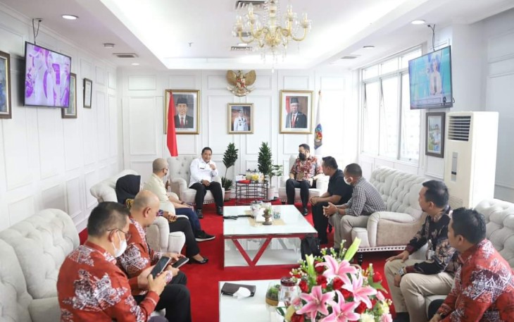 Wali Kota Padang Panjang Fadly Amran bersama Forkopimda menemui Dirjen Polpum Kemendagri.