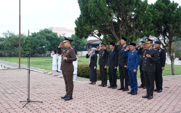 Memperingati peristiwa Bersejarah Berdarah 13 Desember 1945 di Kota Tebing Tinggi, Pemerintah Kota (Pemko) Tebing Tinggi menggelar upacara di 3 titik lokasi, mulai dari Taman Makam Bahagia Jl. Taman Bahagia Kelurahan Tanjung Marulak, Jembatan Titi Gantung Sungai Padang Jl. Musyawarah Kec. Bajenis dan di lapangan Merdeka Jl. Dr. Sutomo. 