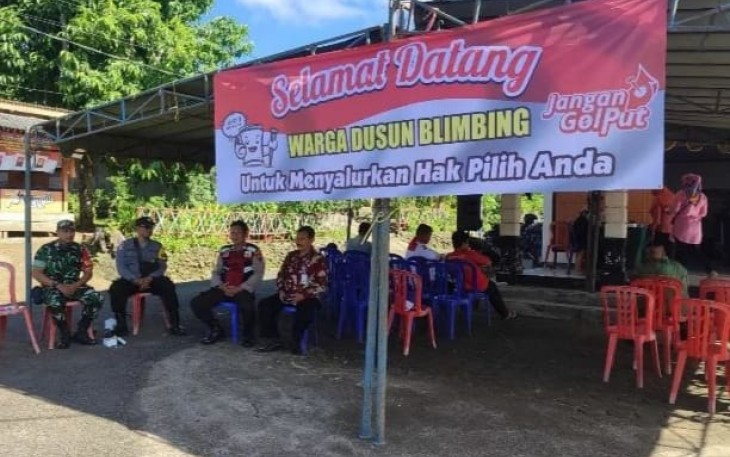  Babinsa Koramil 0801/12 Pringkuku saat Laksanakan Pengamanan Pilkasun