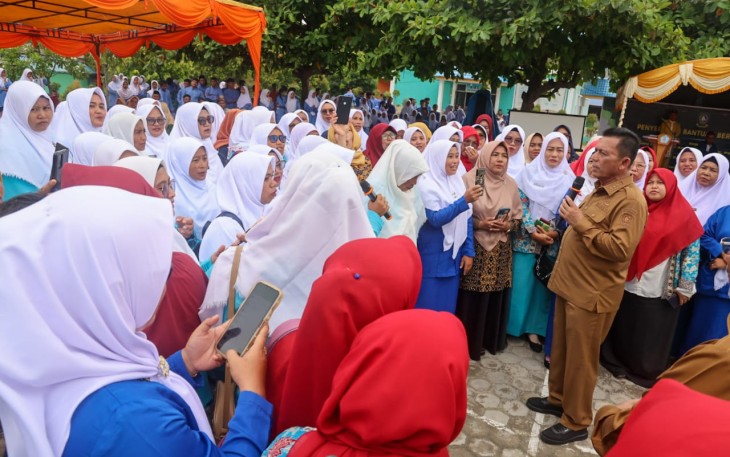 Gubernur Ansar saat Beri Motivasi Siswa-Siswi SMAN 1 Kundur, Karimun 