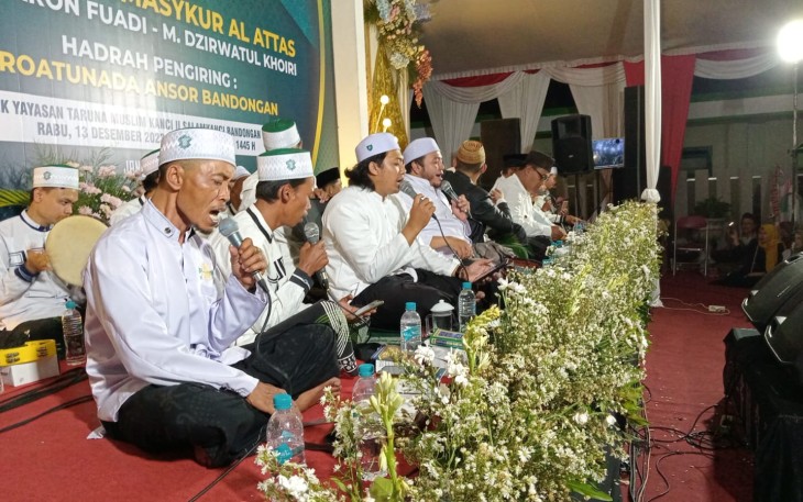 aruna Muslim Kanci II Salam Kanci Bandongan menggelar acara berselawat yang dihadiri oleh para tokoh agama terkemuka, antara lain Habib Hilmi Mansyur Al Attas, Gus SYarofudin ,Gus Dzikron Fuadi, dan M. Dzirwatul Khoiri. Acara yang bertempat di Komplek Yayasan Taruna Muslim Kanci II, Salam Kanci tersebut juga diramaikan oleh pengiring hadroh Qiroatunada Ansor Bandongan