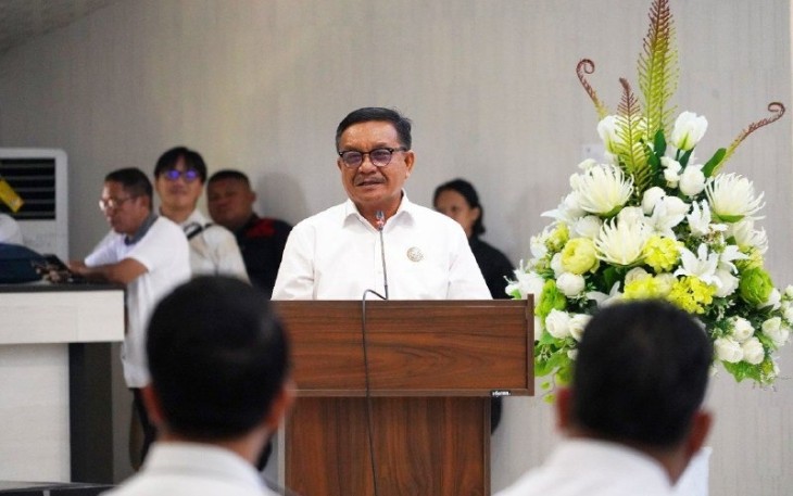Wali Kota Bitung Maurits Mantiri