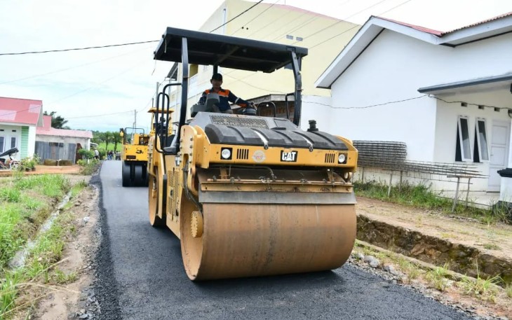 Program 1000 Jalan Mulus Kembali di Geber 
