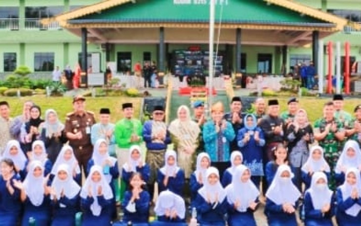 Sebelas Ribuan Pelajar Putri Tanjungpinang Serentak Minum TTD
