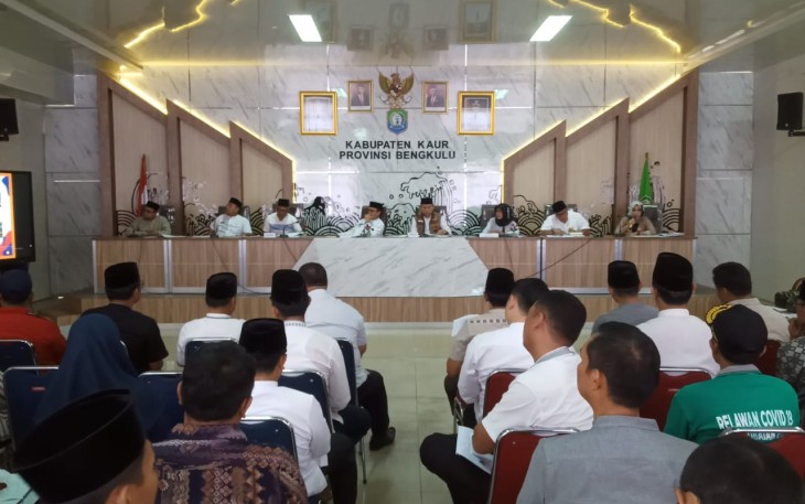 Bupati Kaur saat Rapat Persiapan di Aula lantai III Gedung Sekretariat Daerah, Jum'at (31/3/2023).