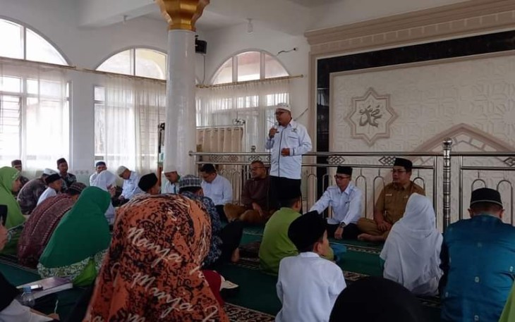 HUT ke-22, Baznas Kota Padang Panjang menggelar Khatam Al Qur’an 30 Juz di Masjid Tauhid Pasar Baru.