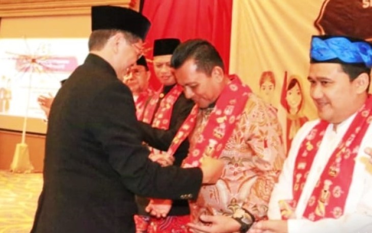 Gubernur Kepulauan Riau H. Ansar Ahmad saat hadir dalam acara Silaturahmi Warga Betawi Kepri bersama MKB Jakarta, di Ballroom Hotel Harmoni One, Batam Centre, Kota Batam, Kamis (03/11). 